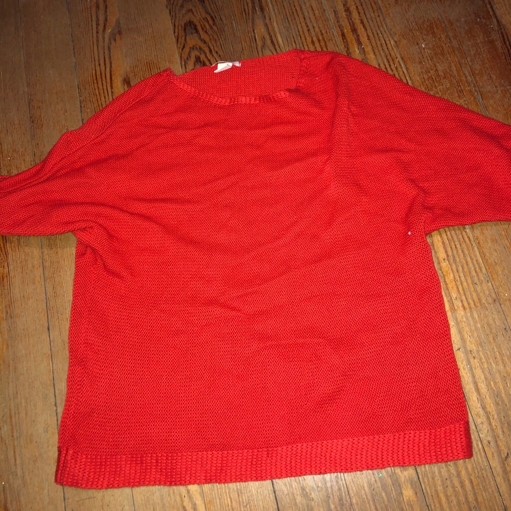 Half sleeve sweater